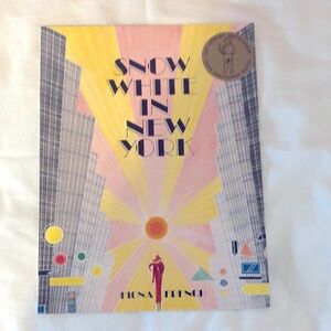 Collectible book, snow white in New York by Fiona French